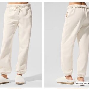 Alo Accolade Sweatpant in Ivory